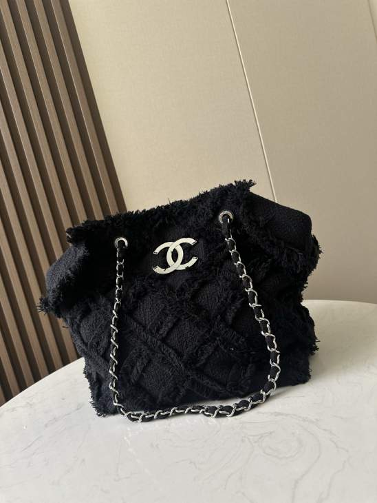 Picture of Chanel Handbags _SKUfw239870293fw